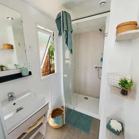 Camping Le Belvedere مكان تخييم