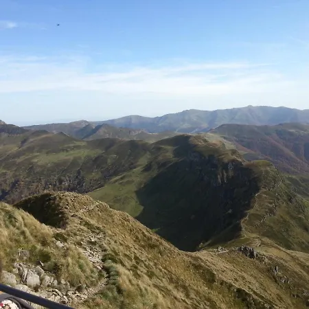 مكان تخييم Camping Le Belvedere Neuvéglise