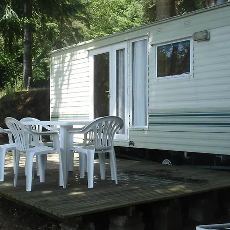 Camping Le Belvedere مكان تخييم